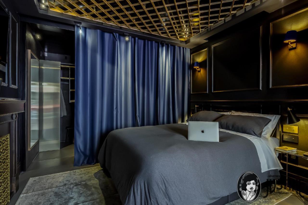 Suite Shibari By Justine Apartments Sobria Elegante Y Pecaminosa Apartamento Turistico En Madrid Rio Esterno foto